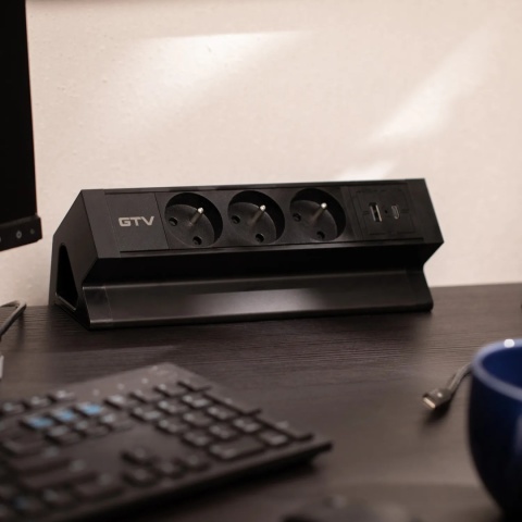 Gniazdo meblowe Basco z mocowaniem USB A+C, kabel 1,5m - czarne