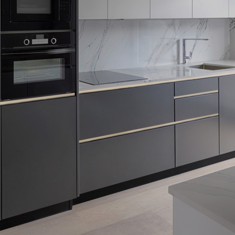 Profil górny GOLA L 3.9m do frontów bezuchwytowych - złoty