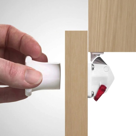 Zabezpieczenie blokada szafek REVALOCK EMUCA