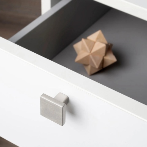 Uchwyt gałka meblowa kwadratowa Baku 30x30mm Nikiel satynowy EMUCA - 30 Sztuk