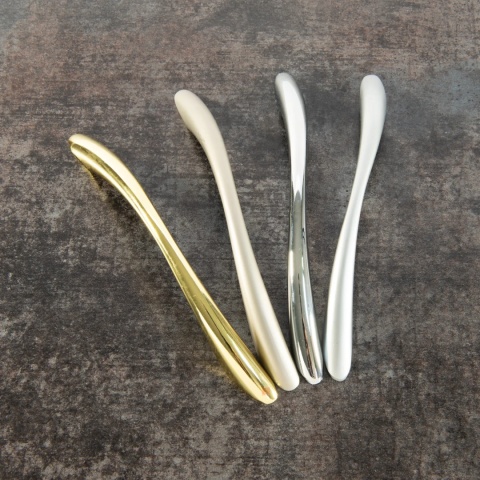 Uchwyt meblowy do szafek LCK-08 rozstaw 96mm Chrom LEBA