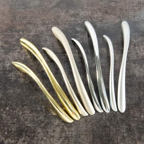 Uchwyt meblowy do szafek LCK-08 rozstaw 96mm Mosiądz LEBA