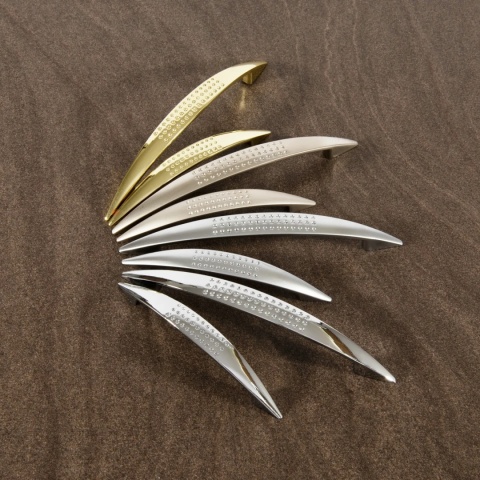 Uchwyt meblowy do szafek LCK-09 rozstaw 96mm Satyna LEBA