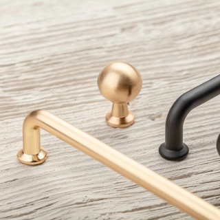 Uchwyt meblowy do szafek Nord rozstaw 160mm Złoty szczotkowany GTV