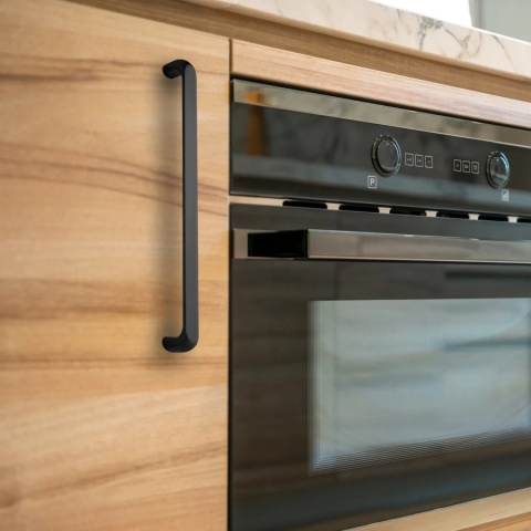 Uchwyt meblowy do szafek Zagreb rozstaw 160mm czarny EMUCA - 20 Sztuk