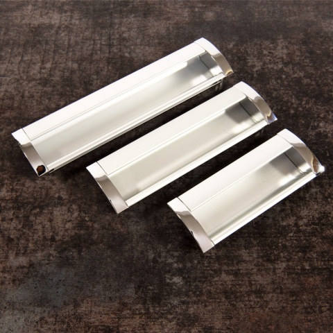 Uchwyt meblowy do szafek LCK-326 rozstaw 96mm Chrom LEBA