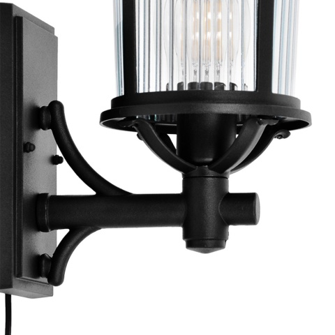 Estetyczny kinkiet elewacyjny w stylu klasycznym K-8220 z serii MIAMI