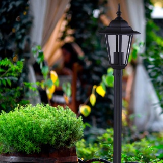 Niska zewnętrzna lampa stojąca K-6009B Czarna z serii STANDARD